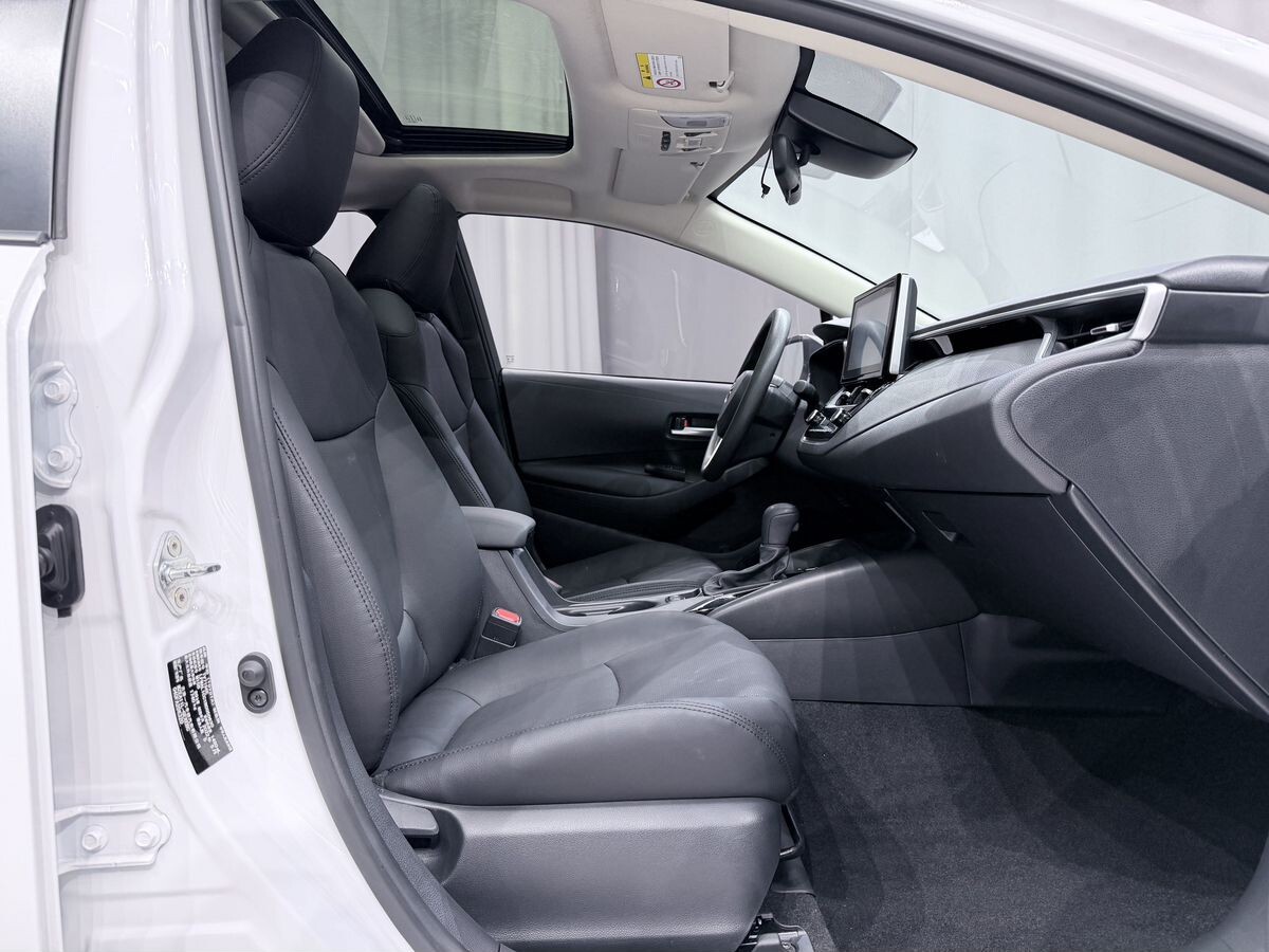 Toyota Corolla 2022 - фото автомобиля
