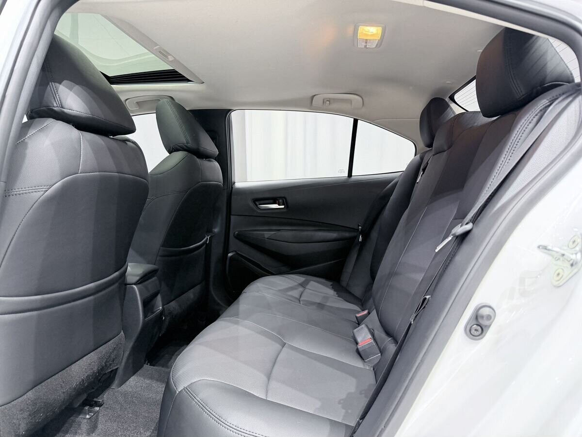 Toyota Corolla 2022 - фото автомобиля