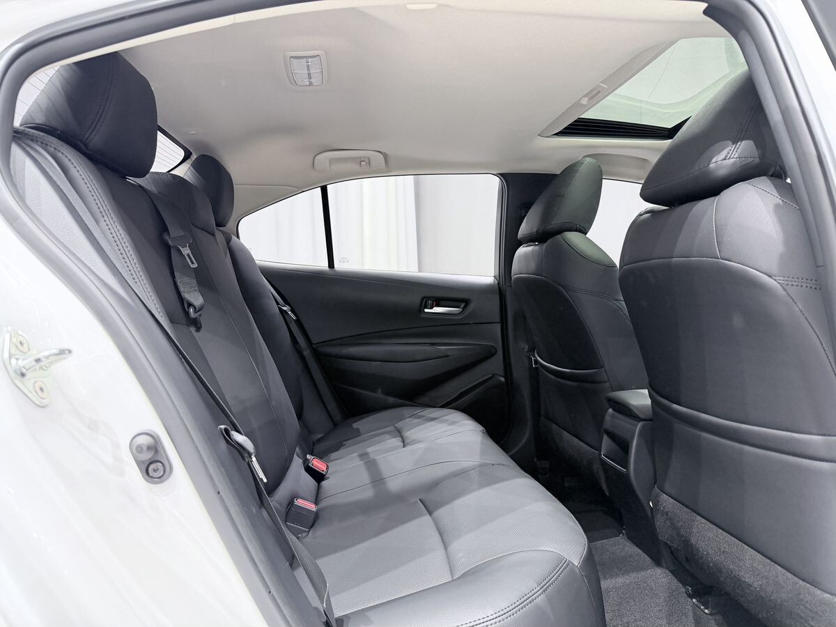 Toyota Corolla 2022 - фото автомобиля