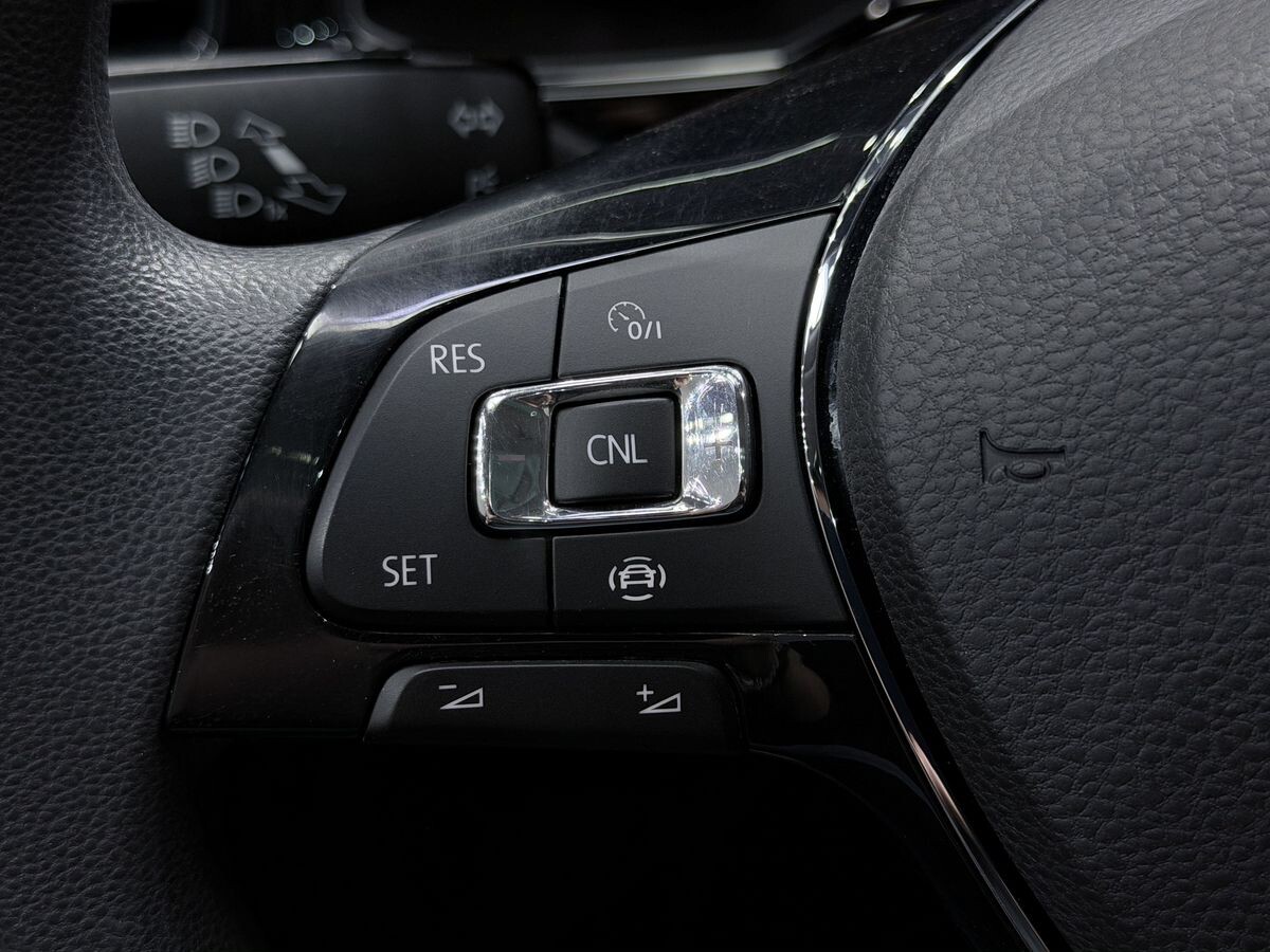 Volkswagen Polo 2022 - фото автомобиля