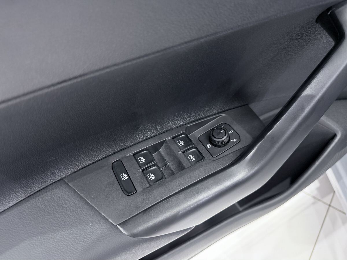 Volkswagen Polo 2022 - фото автомобиля