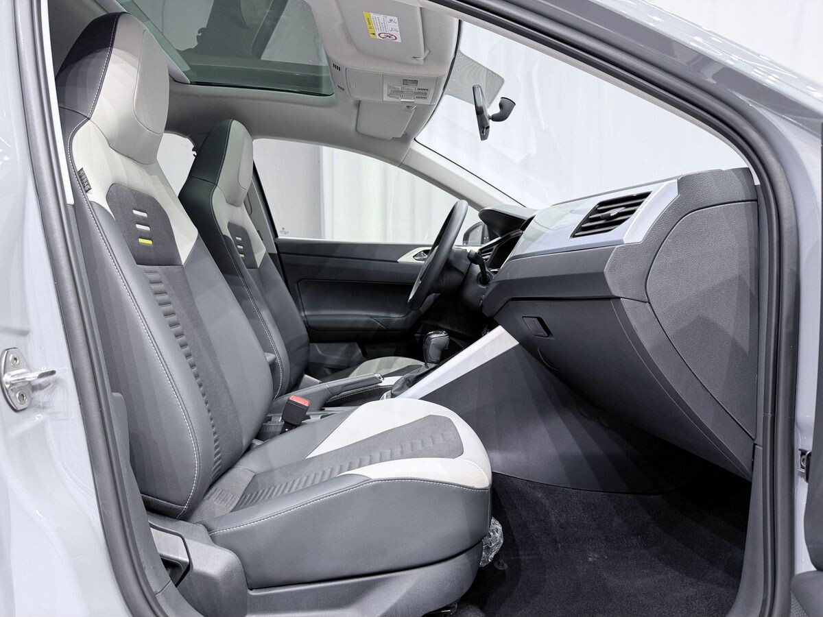 Volkswagen Polo 2022 - фото автомобиля