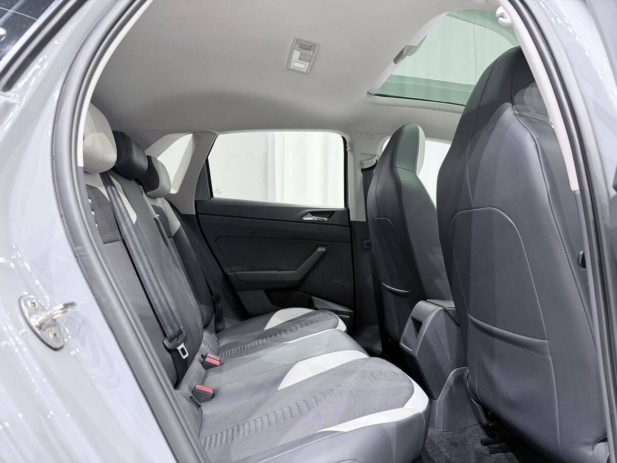 Volkswagen Polo 2022 - фото автомобиля