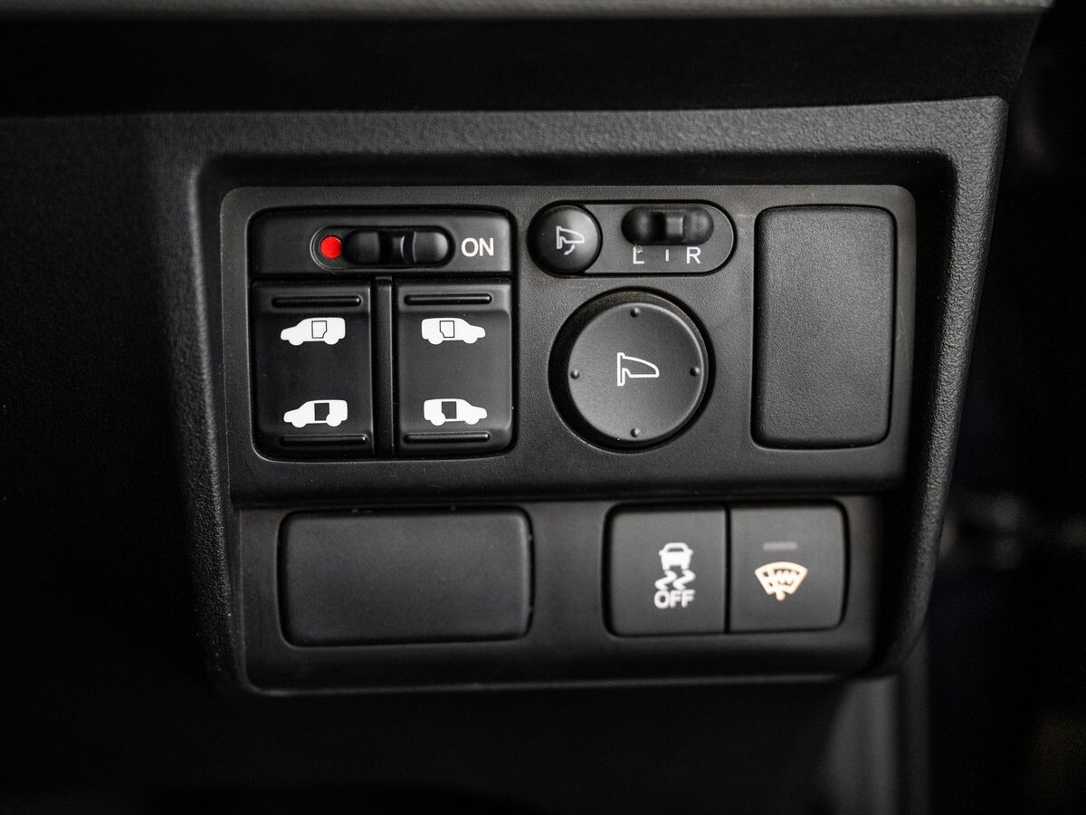 Honda Freed 2012 - фото автомобиля