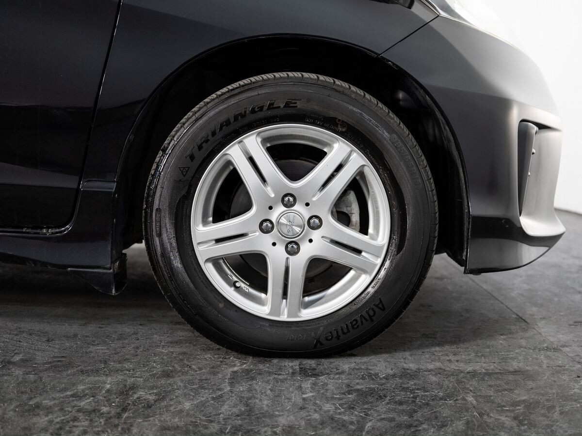 Honda Freed 2012 - фото автомобиля