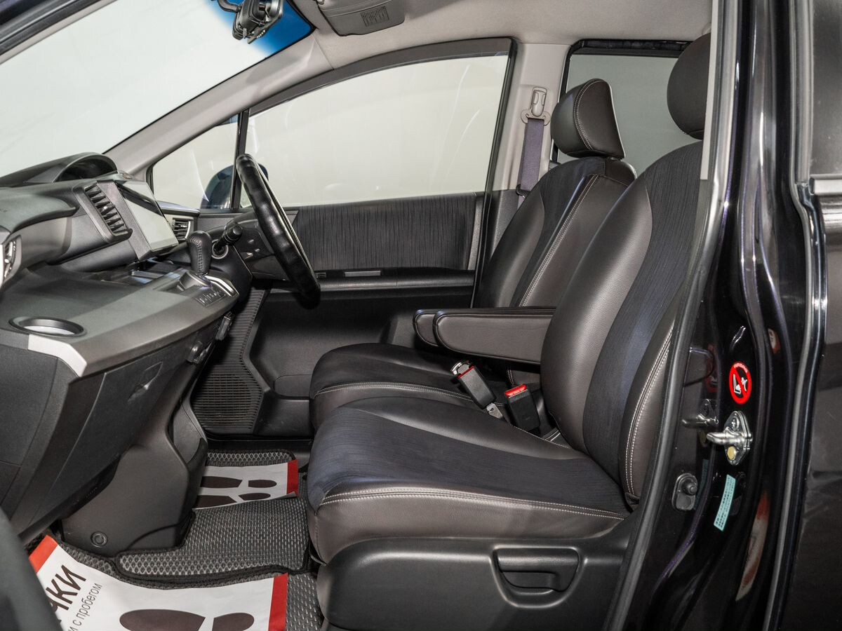 Honda Freed 2012 - фото автомобиля