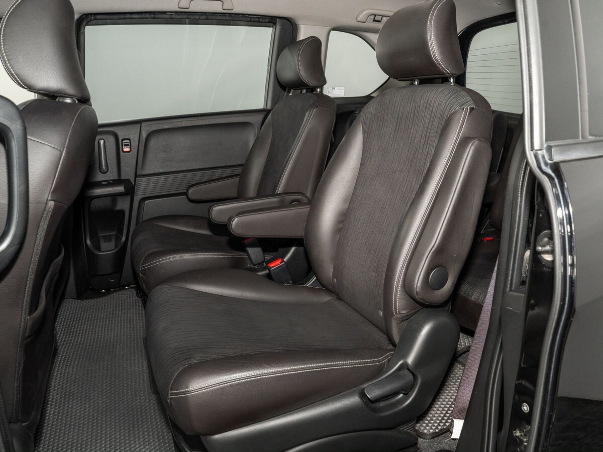 Honda Freed 2012 - фото автомобиля