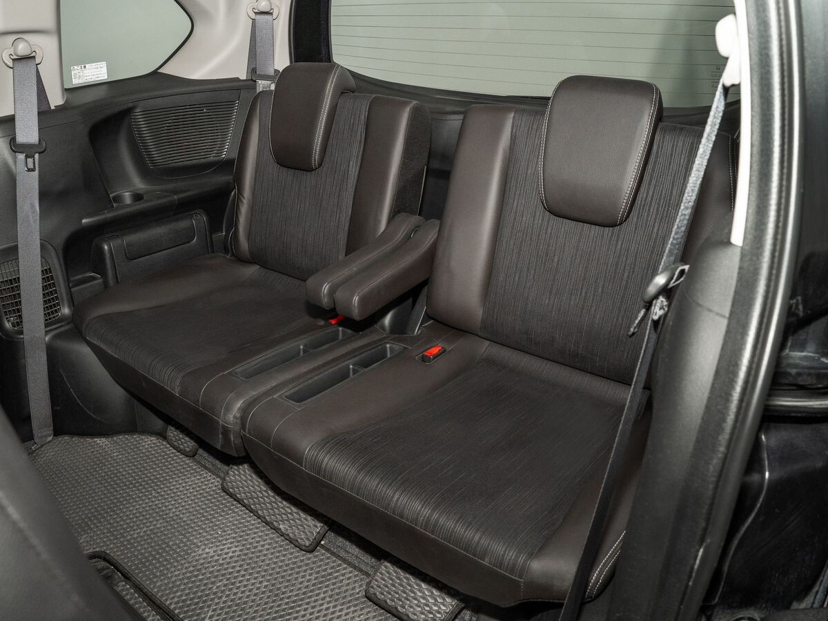 Honda Freed 2012 - фото автомобиля