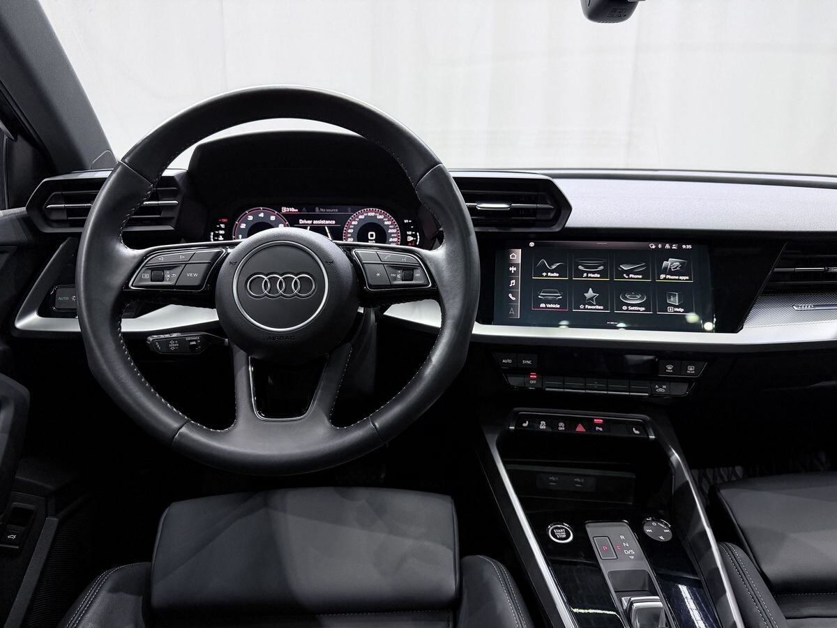 Audi A3 2021 - фото автомобиля