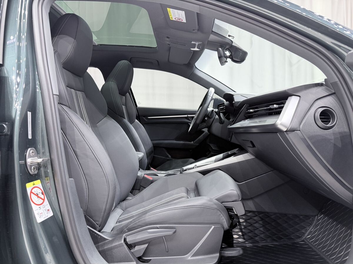 Audi A3 2021 - фото автомобиля