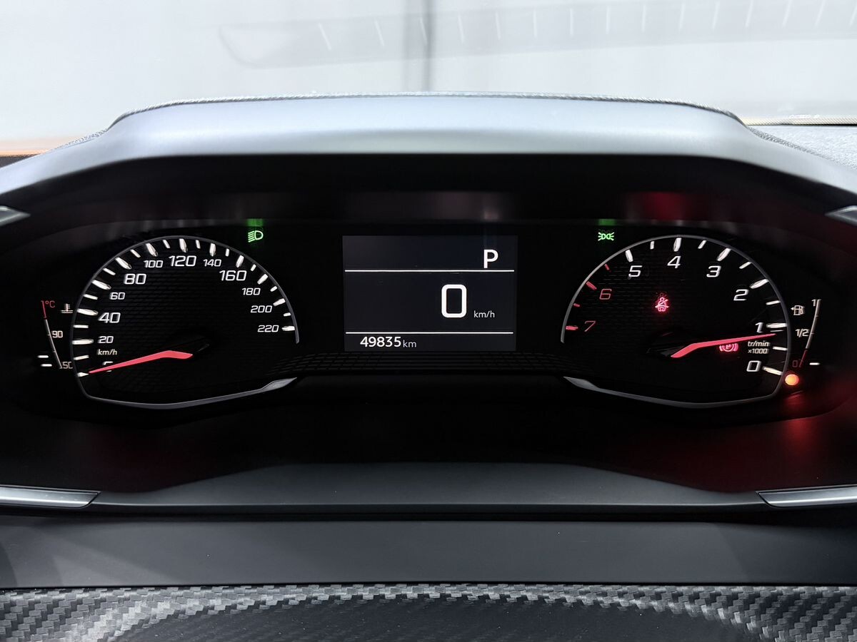 Peugeot 2008 2022 - фото автомобиля