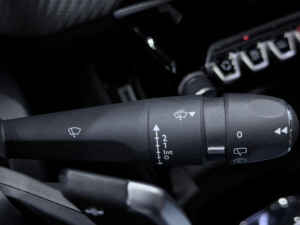 Peugeot 2008 2022 - фото автомобиля