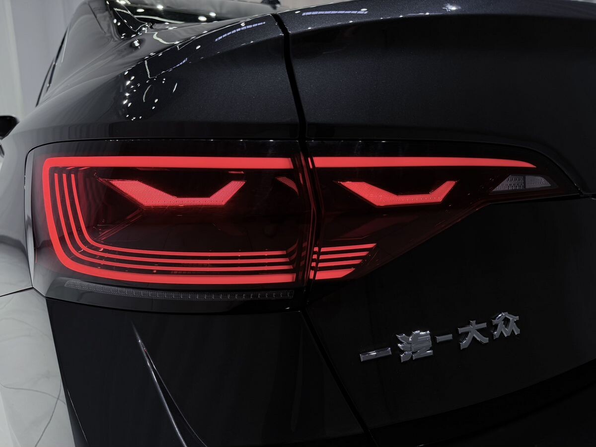 Volkswagen Sagitar L 2022 - фото автомобиля
