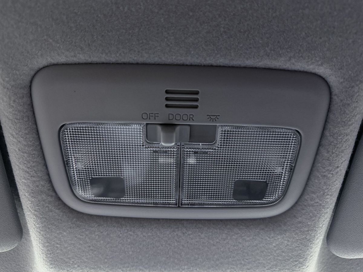 Toyota Yaris 2022 - фото автомобиля