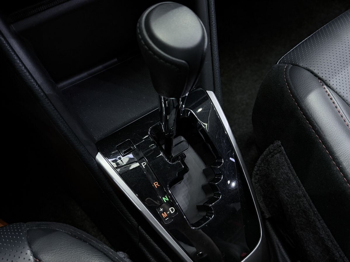 Toyota Yaris 2022 - фото автомобиля