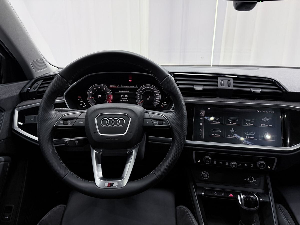 Audi Q3 Sportback 2022 - фото автомобиля