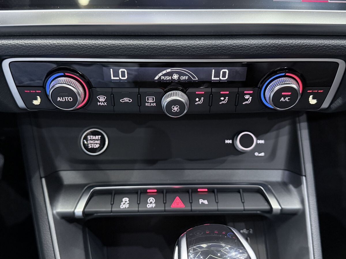 Audi Q3 Sportback 2022 - фото автомобиля
