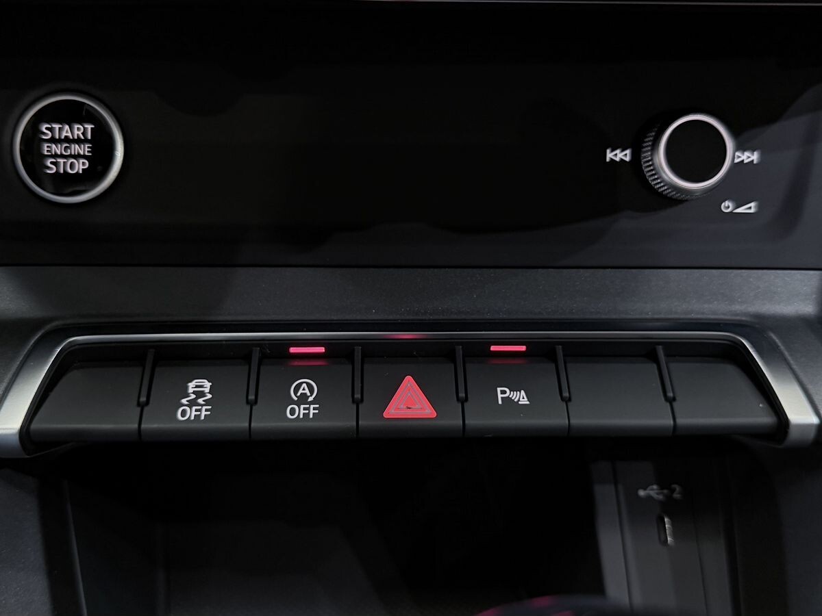 Audi Q3 Sportback 2022 - фото автомобиля
