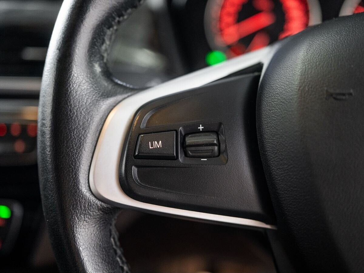 BMW X1 2018 - фото автомобиля