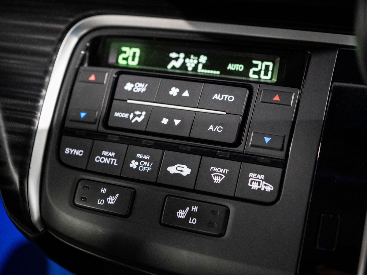 Honda Stepwgn 2015 - фото автомобиля