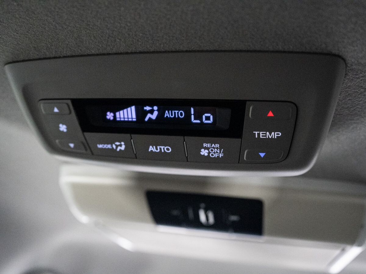 Honda Stepwgn 2015 - фото автомобиля