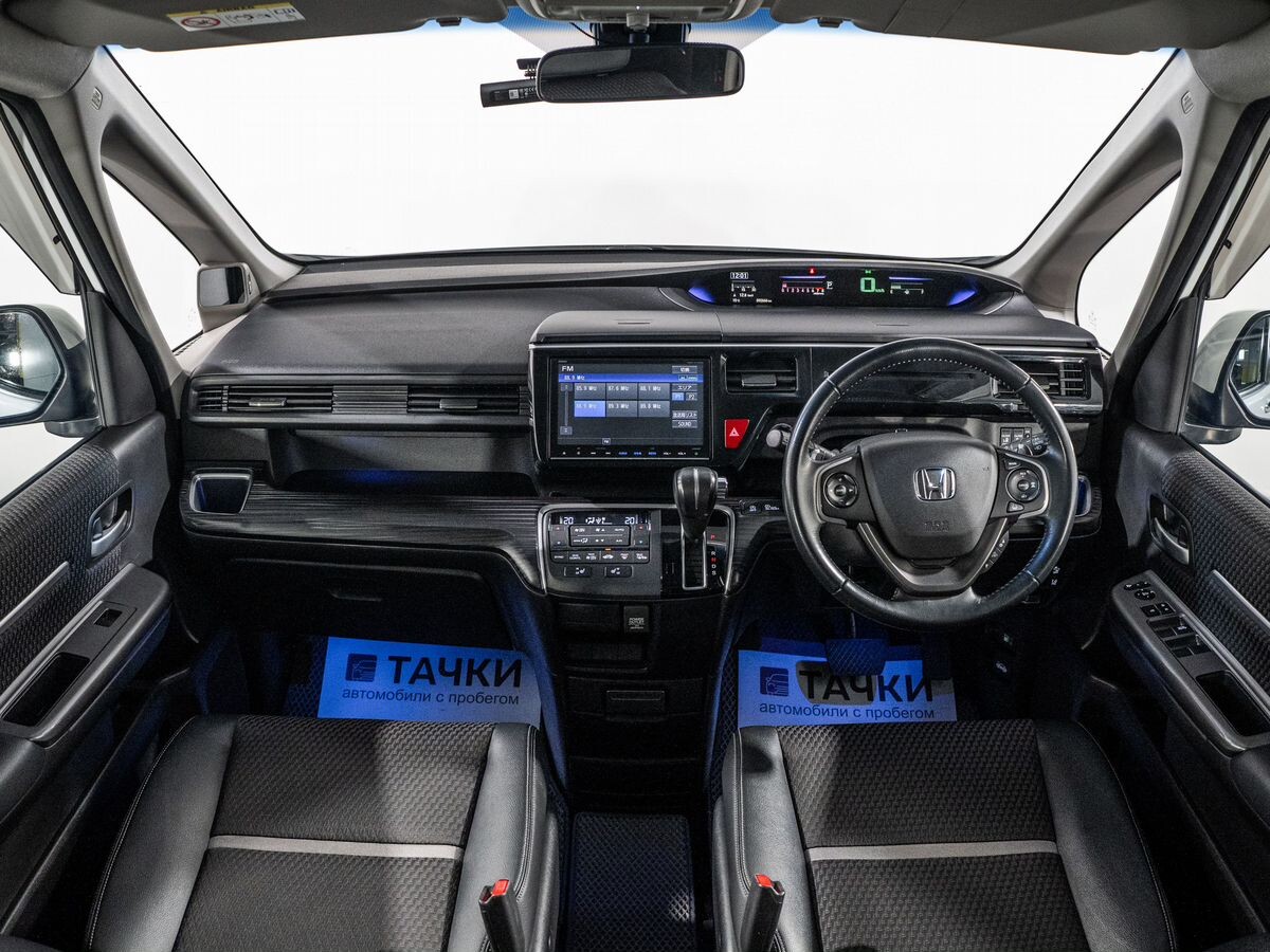 Honda Stepwgn 2015 - фото автомобиля