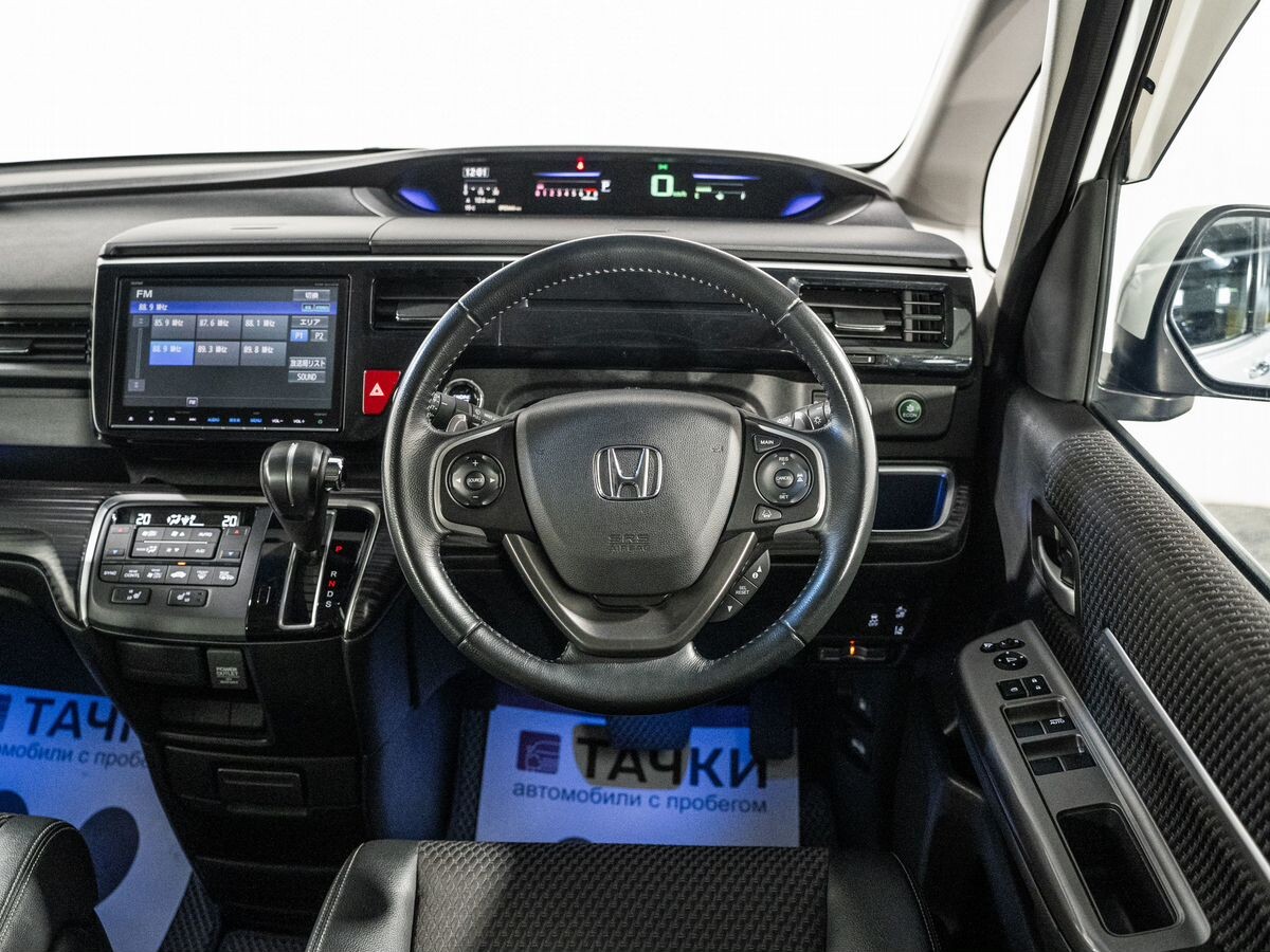 Honda Stepwgn 2015 - фото автомобиля