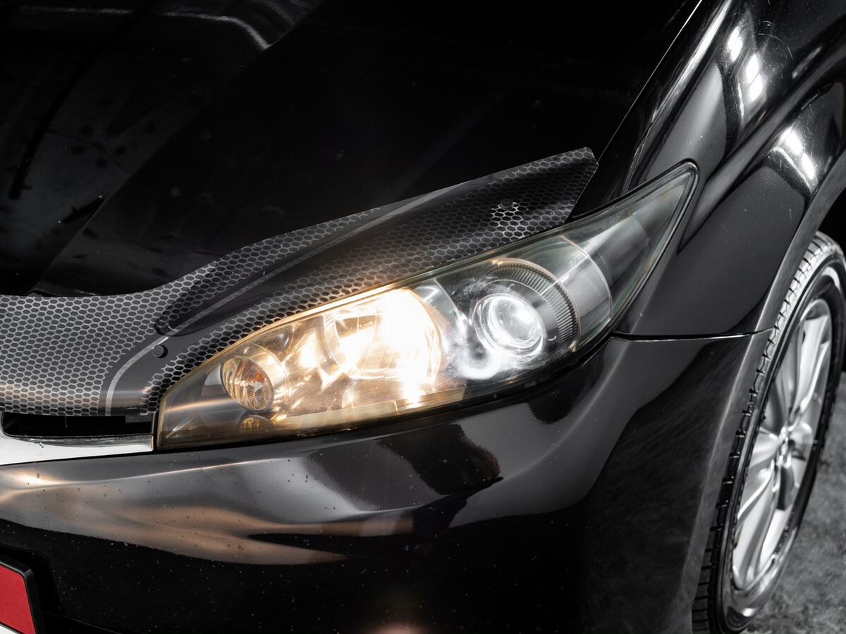 Toyota Wish 2011 - фото автомобиля