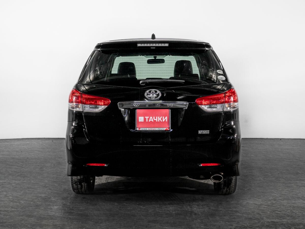Toyota Wish 2011 - фото автомобиля
