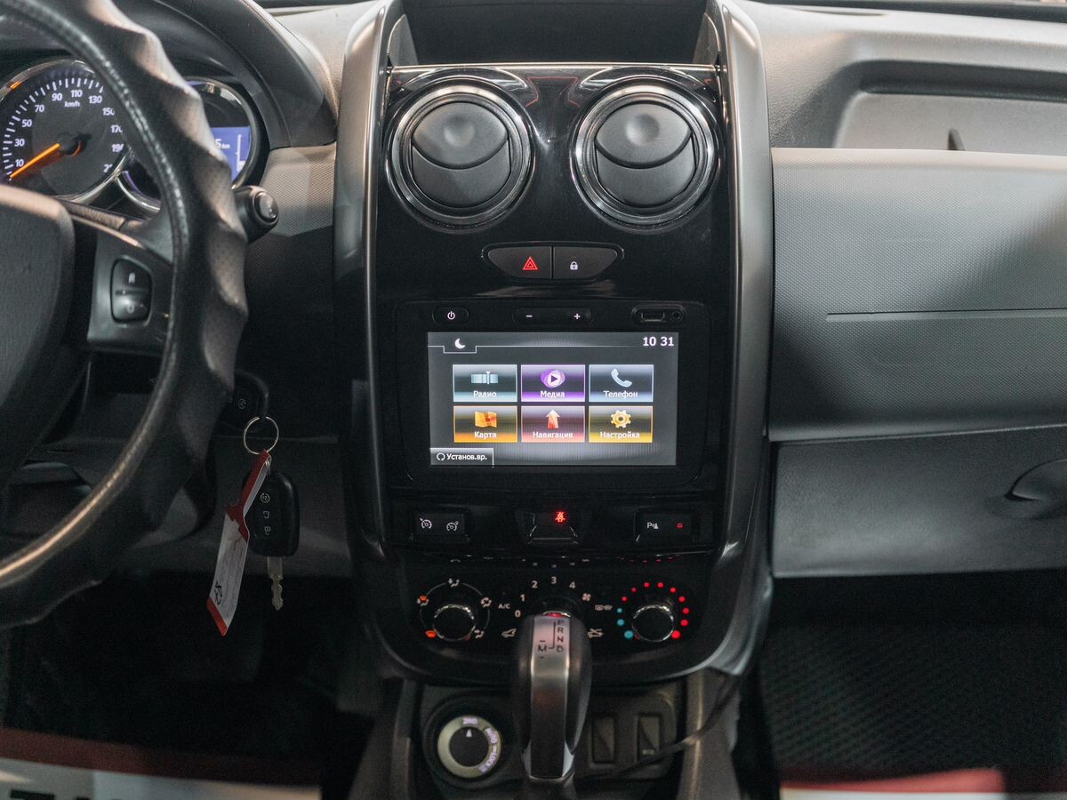 Renault Duster 2018 - фото автомобиля
