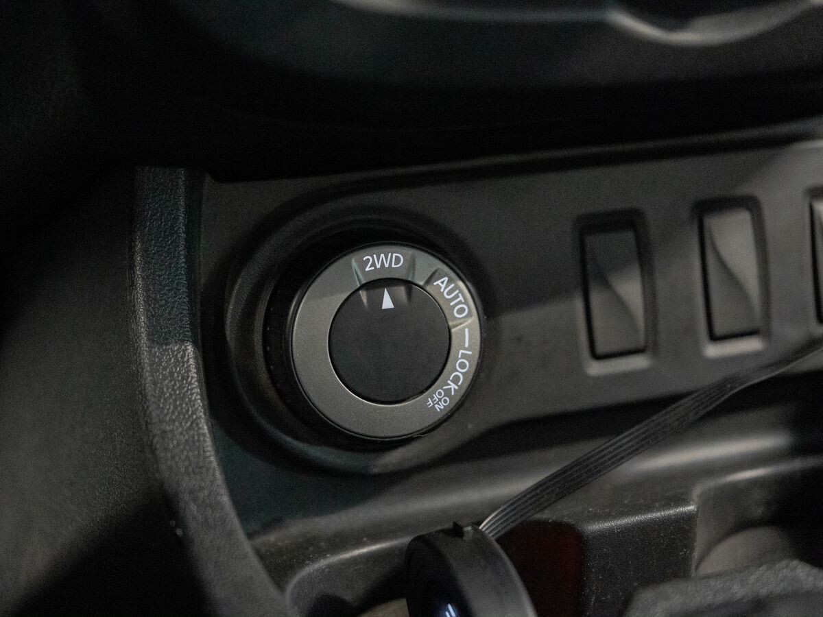 Renault Duster 2018 - фото автомобиля