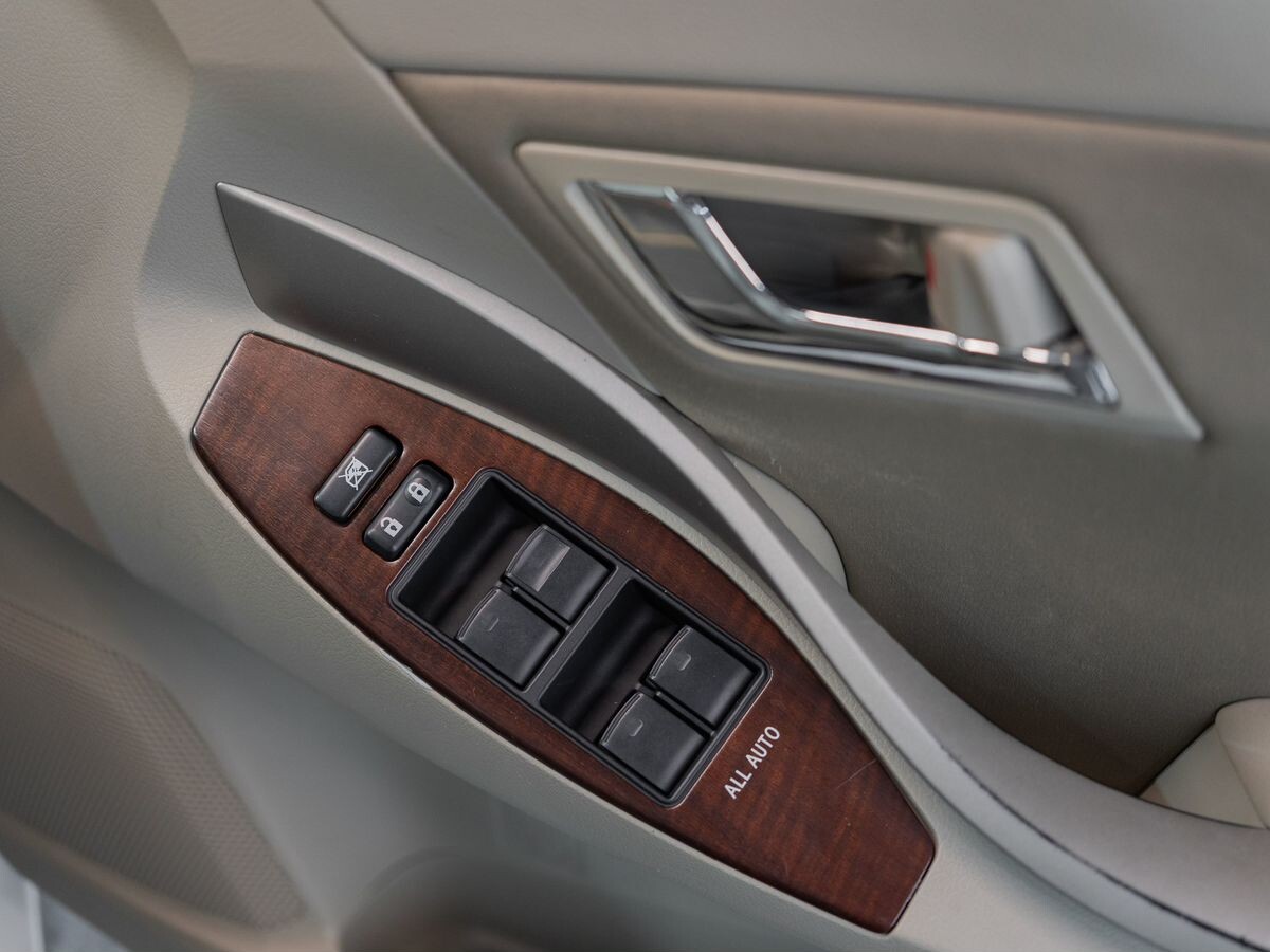 Toyota Premio 2012 - фото автомобиля