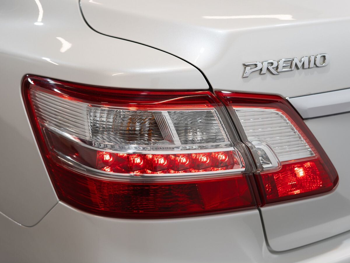 Toyota Premio 2012 - фото автомобиля