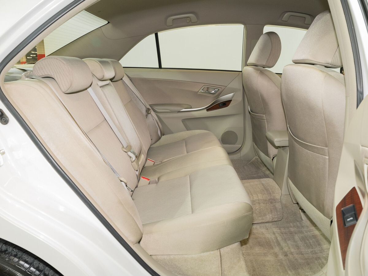 Toyota Premio 2012 - фото автомобиля