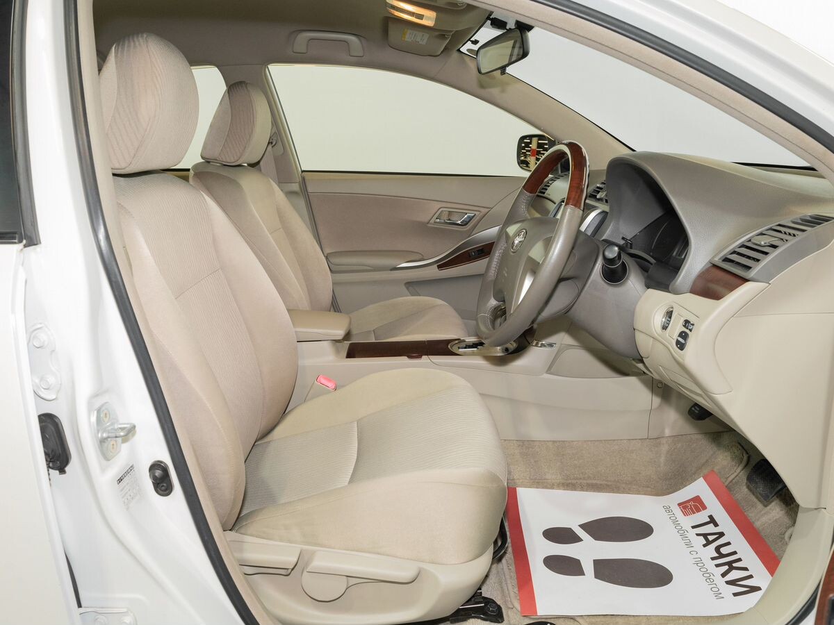 Toyota Premio 2012 - фото автомобиля