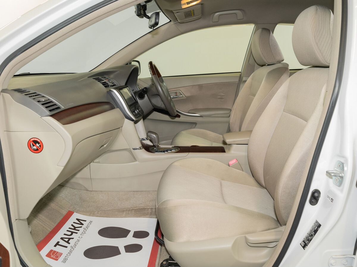 Toyota Premio 2012 - фото автомобиля