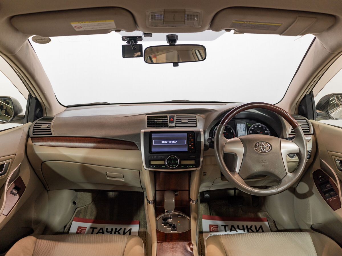 Toyota Premio 2012 - фото автомобиля