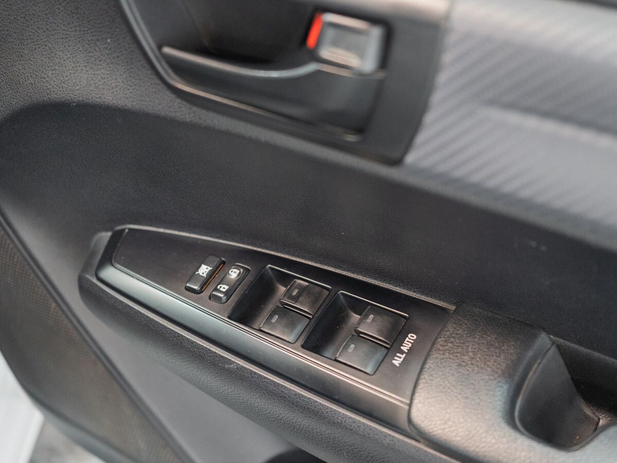 Toyota Corolla Fielder 2013 - фото автомобиля