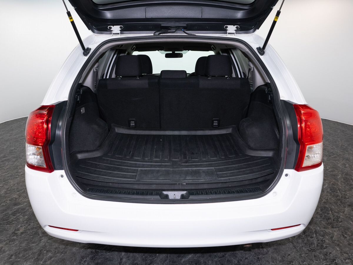 Toyota Corolla Fielder 2013 - фото автомобиля