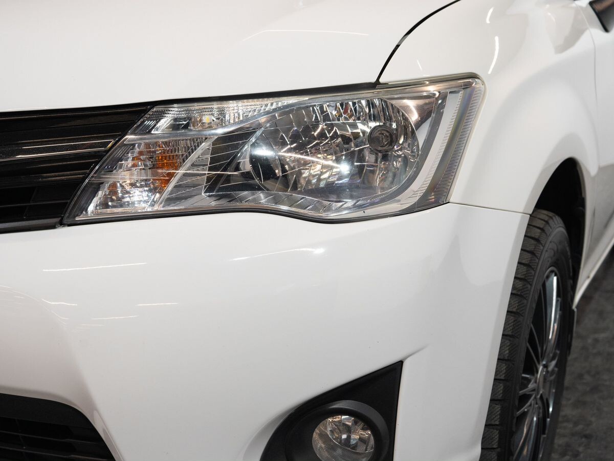 Toyota Corolla Fielder 2013 - фото автомобиля