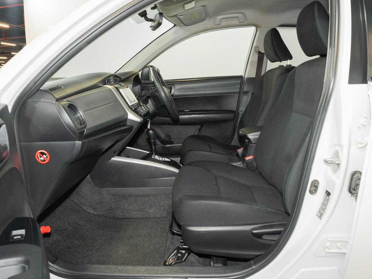 Toyota Corolla Fielder 2013 - фото автомобиля