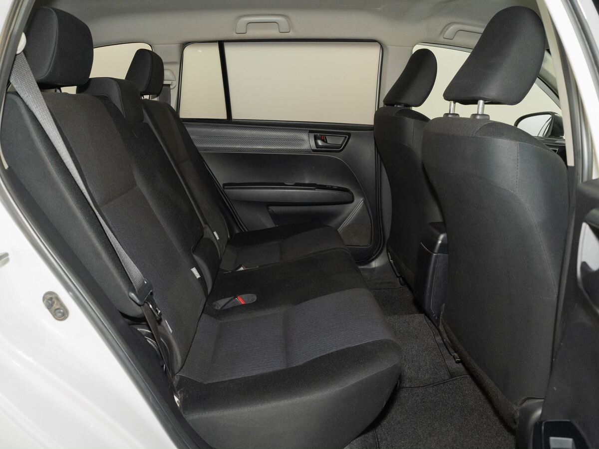 Toyota Corolla Fielder 2013 - фото автомобиля