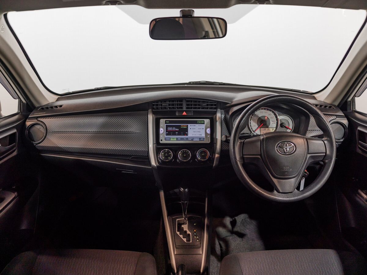 Toyota Corolla Fielder 2013 - фото автомобиля