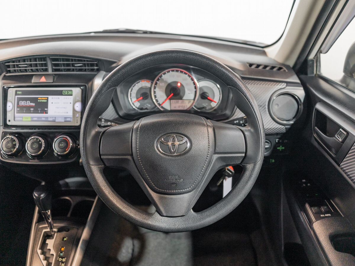 Toyota Corolla Fielder 2013 - фото автомобиля