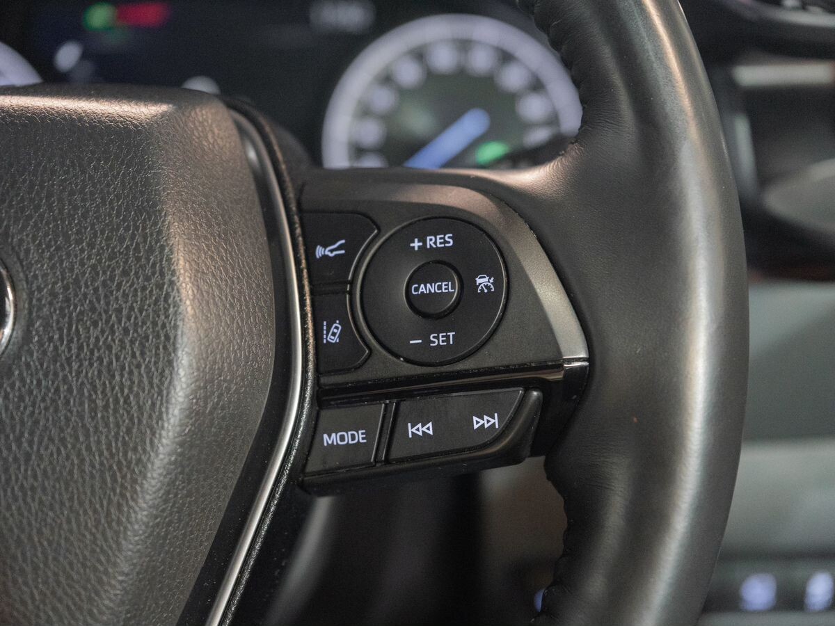 Toyota Harrier 2021 - фото автомобиля