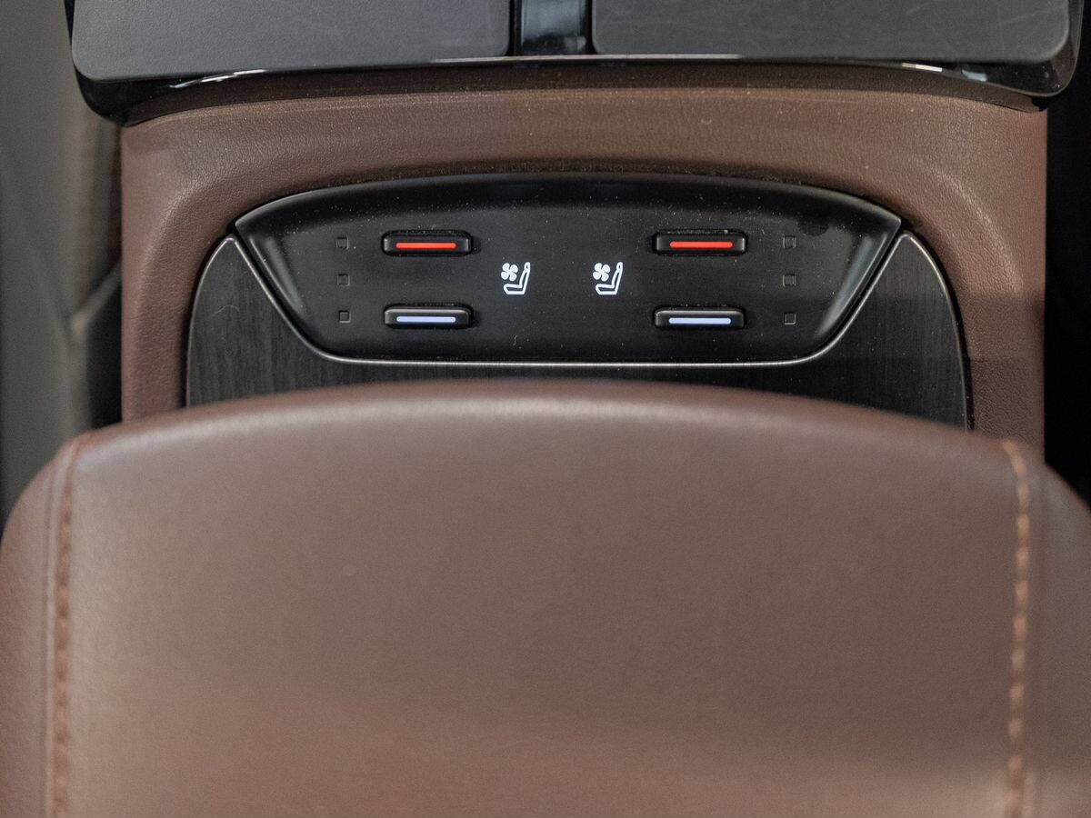 Toyota Harrier 2021 - фото автомобиля