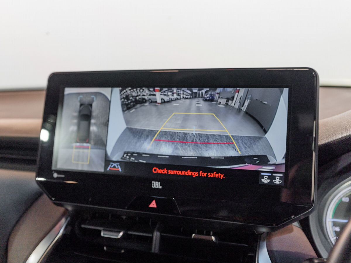 Toyota Harrier 2021 - фото автомобиля