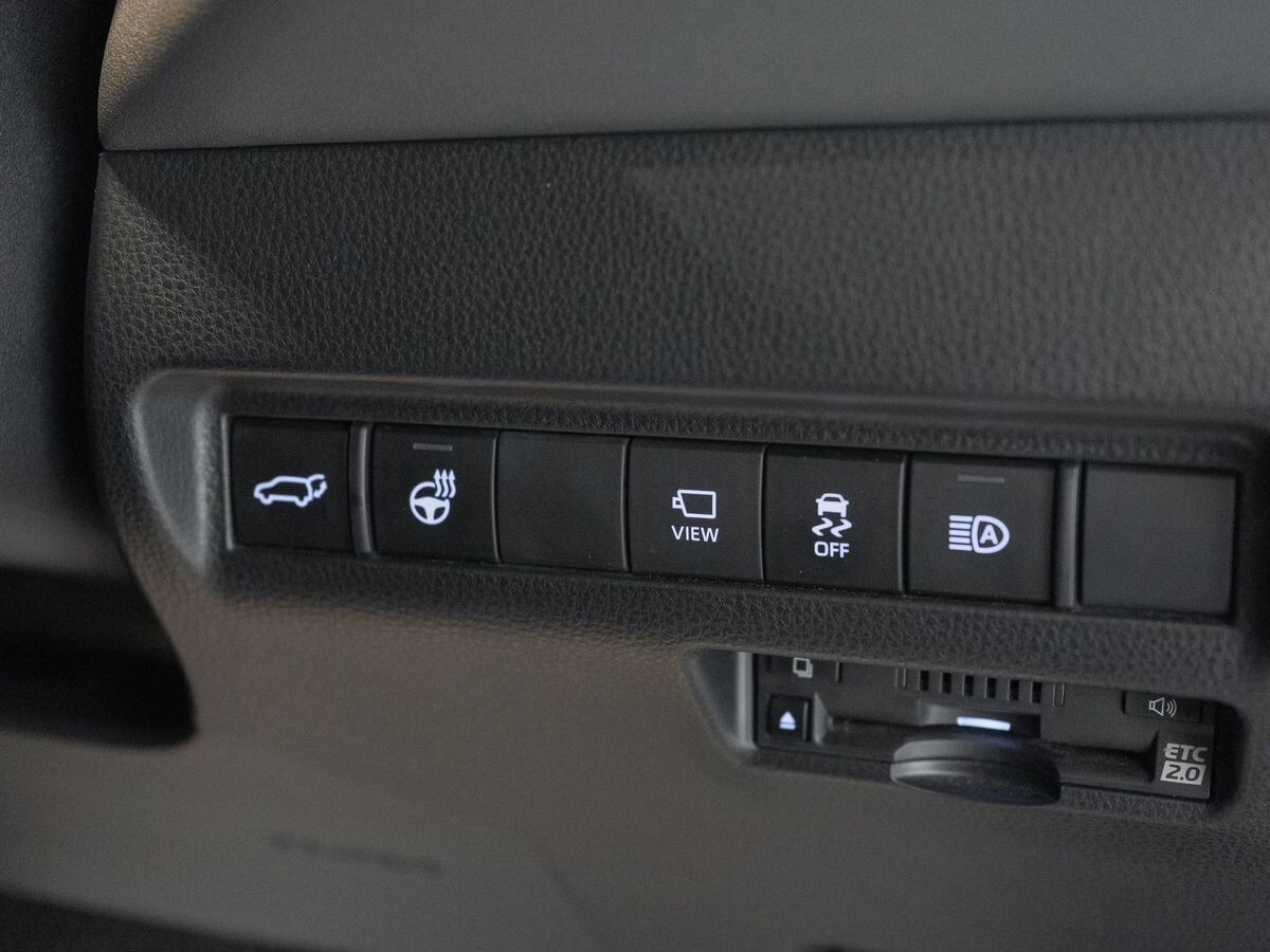 Toyota Harrier 2021 - фото автомобиля