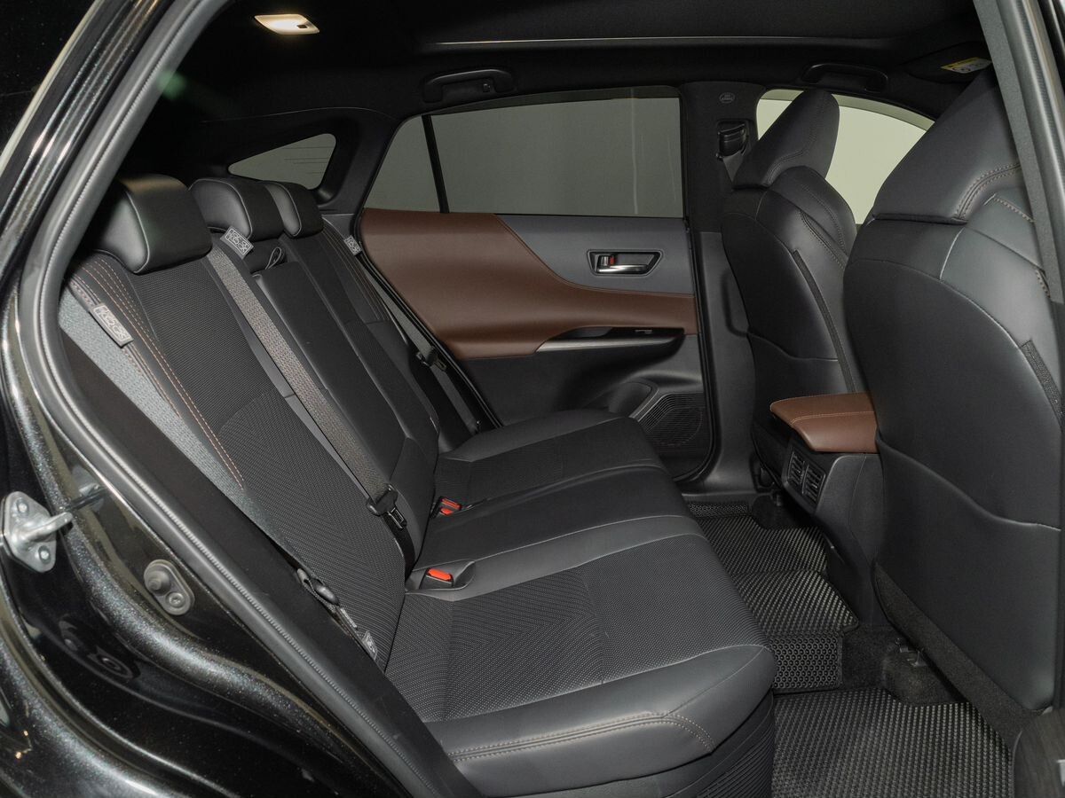 Toyota Harrier 2021 - фото автомобиля