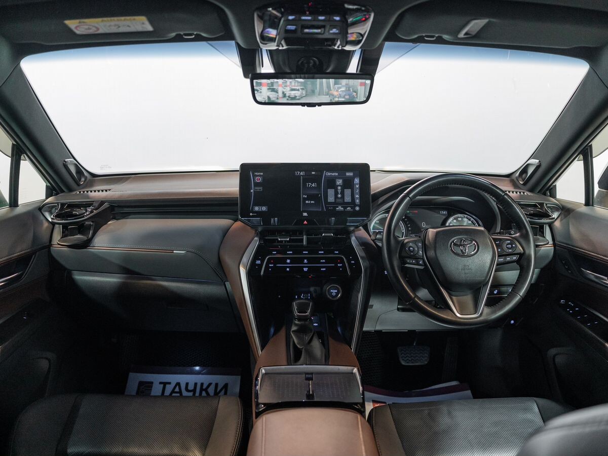 Toyota Harrier 2021 - фото автомобиля
